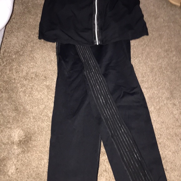 Victoria’s Secret Sport Outfit - Picture 4 of 4